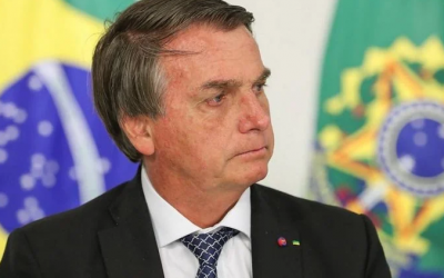 Bolsonaro tem alta após cirurgia para retirar pedra na bexiga