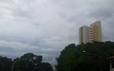 Chuvisco interrompe estiagem, mas pancada de chuva deve acontecer a partir de segunda em Campo Grande
