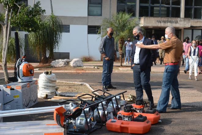 Campanhas educativas e queimadas controladas são respostas para a combater incêndios no futuro, afirma secretário