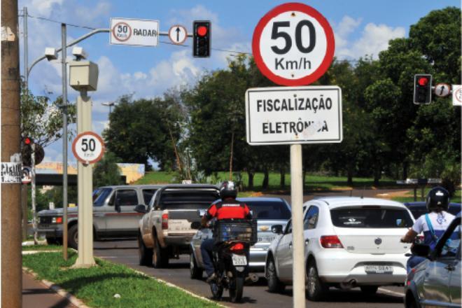 Carteira de motorista passa a valer dez anos e indica nova escala de pontuações para suspensão