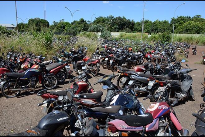 Leilão do Detran tem 1.157 veículos, entre motos e carros, com lance inicial de R$ 400