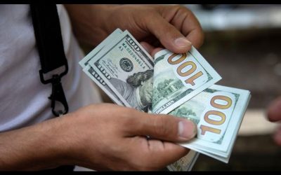 Dólar atinge maior valor em quatro meses com impasse em programa social