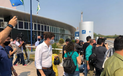 Ministro do Meio Ambiente faz sobrevoo nas áreas atingidas pelas queimadas no pantanal do MS