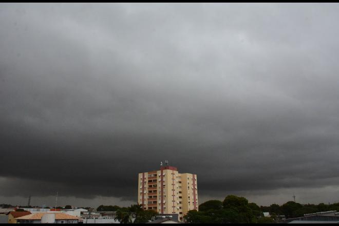 Semana tem previsão de chuva para todos os dias e risco de tempestades