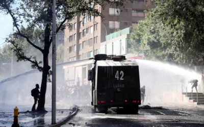 Manifestações no Chile acabam com igrejas incendiadas