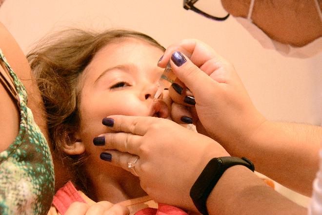 Abaixo da meta, MS precisa vacinar mais de 104 mil crianças contra a poliomelite até o final do mês