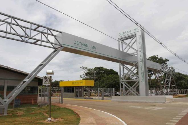 Cerca de 80 mil inadimplentes são notificados pelo Detran-MS por licenciamento vencido