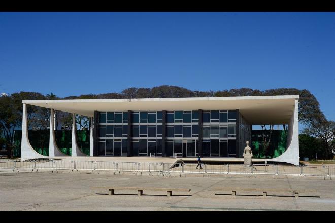 STF: apenas a Justiça pode bloquear bens de devedores do governo