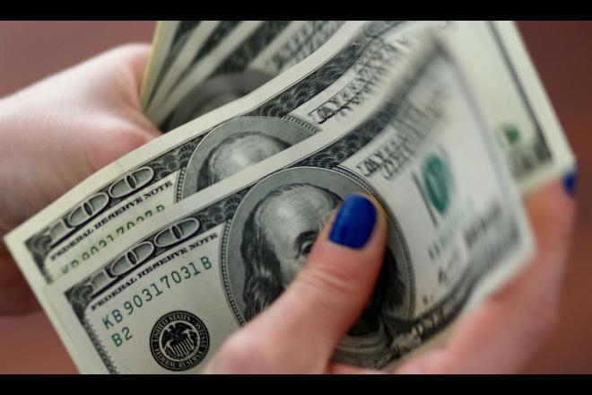 Dólar cai para R$ 5,03 e fecha no menor valor desde junho