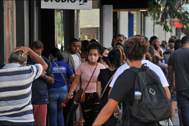 Salário mínimo sobe em 2021, mas não deve repor perda real da inflação