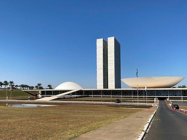 Comissão do Senado rejeita volta das coligações e desidrata reforma eleitoral da Câmara