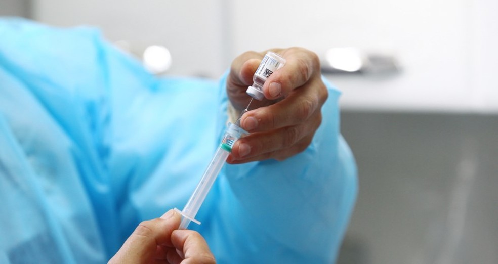 Pessoas vacinadas em outros municípios podem se cadastrar para receber dose reforço em Campo Grande