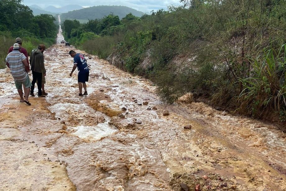 Chuvas ficam acima do esperado em MS e cidades do interior enfrentam alagamentos