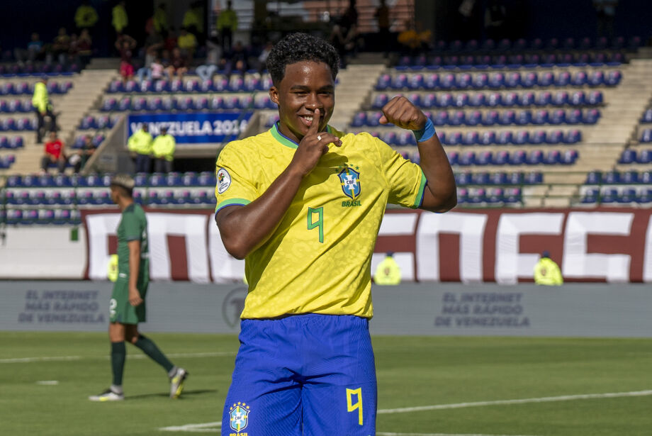 Brasil joga mal no Pré-Olímpico, e Endrick garante vitória magra na estreia