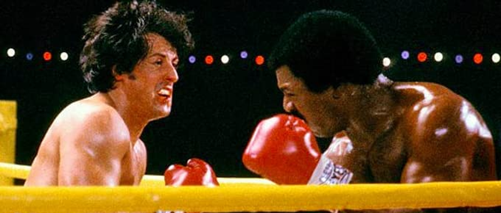 Sylvester Stallone lamenta morte de Carl Weathers em vídeo emocionado