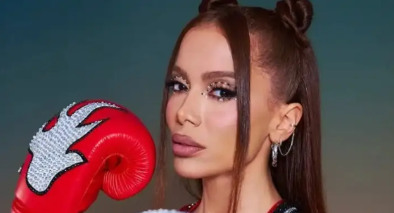 Anitta vai à Justiça para barrar empresa farmacêutica de usar o seu nome
